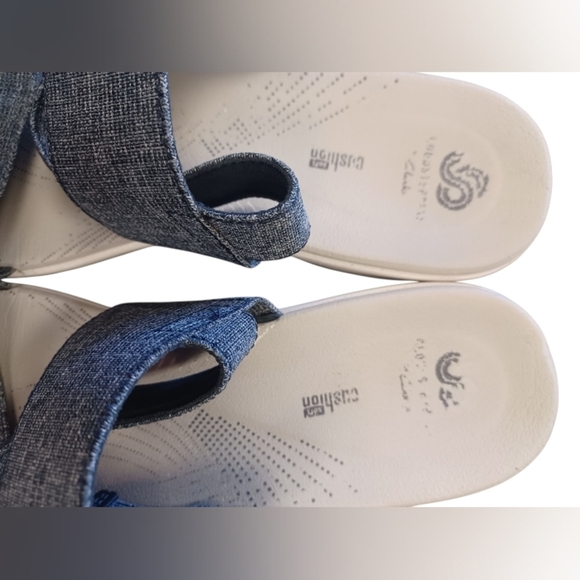 Clarks Cloudsteppers EUC Blue Wedge Sandals Size 9 - Picture 7 of 7